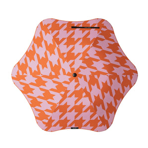 BLUNT Metro Houndstooth Candy Umbrella